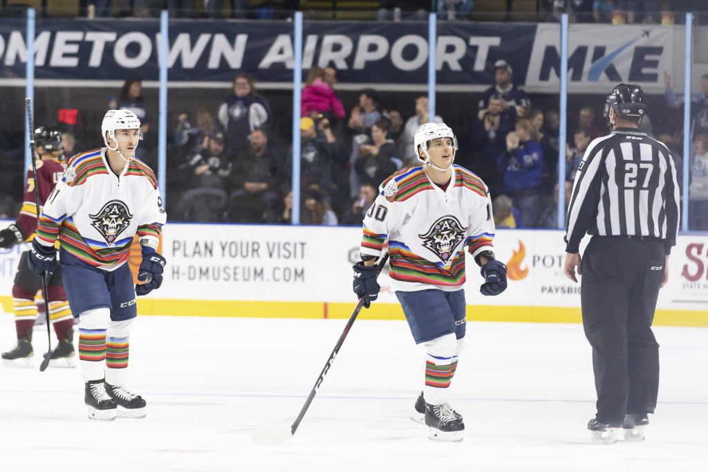 Admirals Beary Wolves in Win